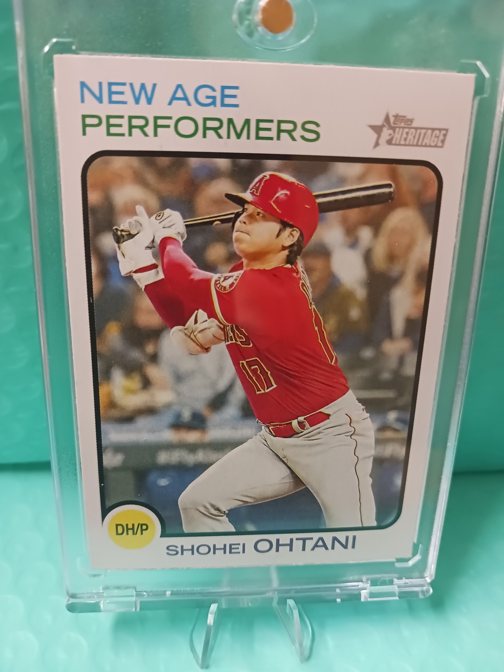 2022 Topps  Heritage Shohei Ohtani Baseball Card - Brown/Black